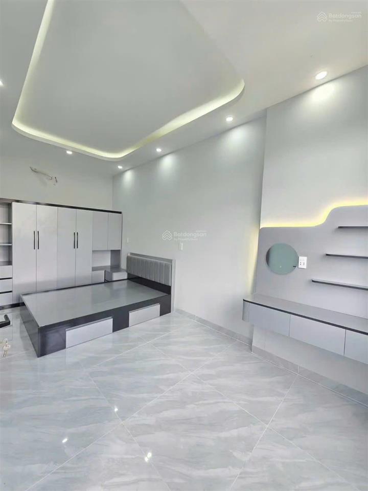 Nhà 1 trệt 2 lầu hoàn công gần chợ dĩ an 1