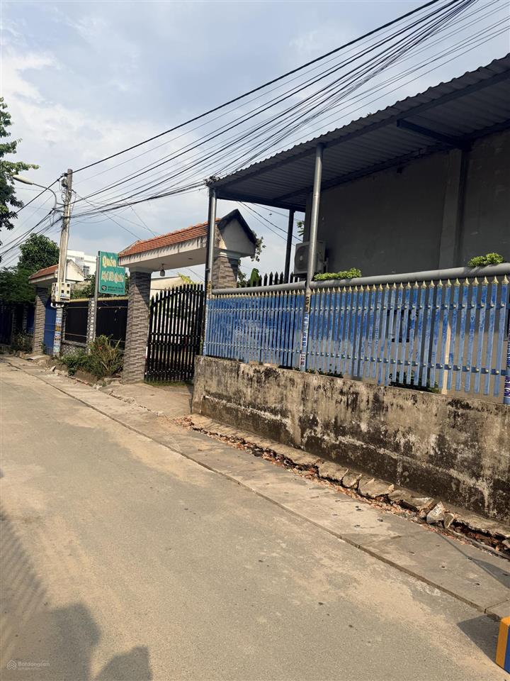 Bán lô đất mặt tiền đường nhựa 5 m cách nguyễn thị minh khai 150 m phú hòa tp thủ dầu một bd. 2,6 t