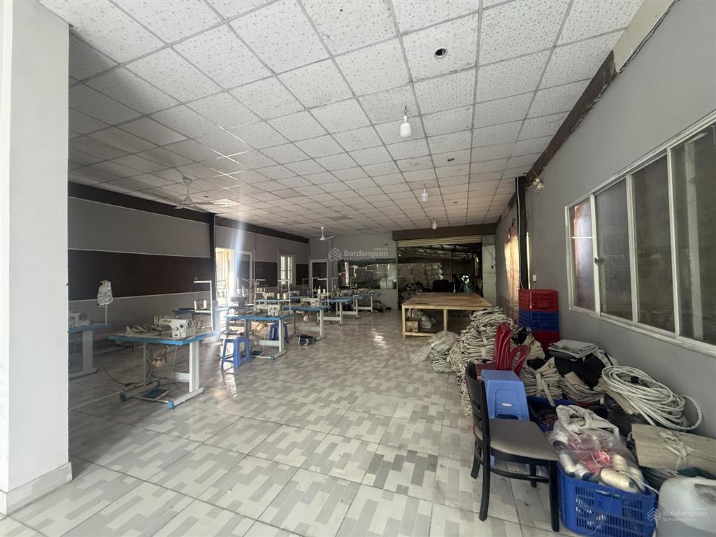 Chính chủ cần bán gấp nhà kho ở phường tân vĩnh hiệp tân uyên ( giáp kcn sóng thần 3 tp mới )