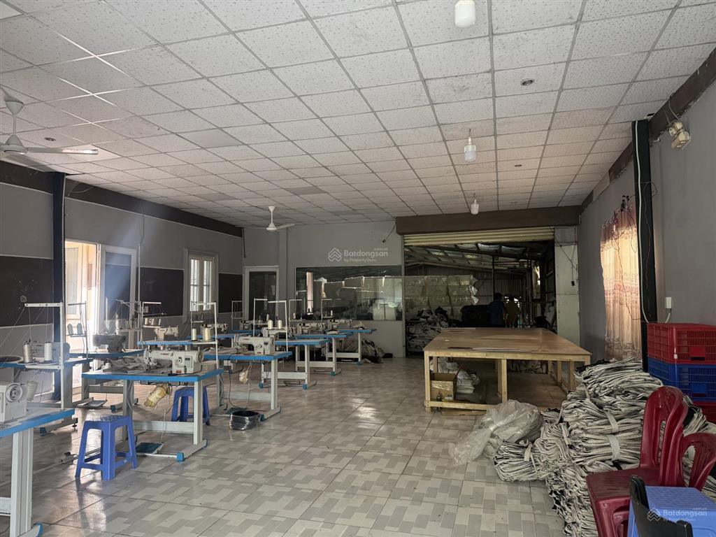 Chính chủ cần bán gấp nhà kho ở phường tân vĩnh hiệp tân uyên ( giáp kcn sóng thần 3 tp mới )