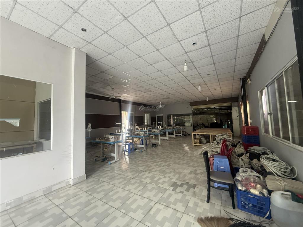 Chính chủ cần bán gấp nhà kho ở phường tân vĩnh hiệp tân uyên ( giáp kcn sóng thần 3 tp mới )