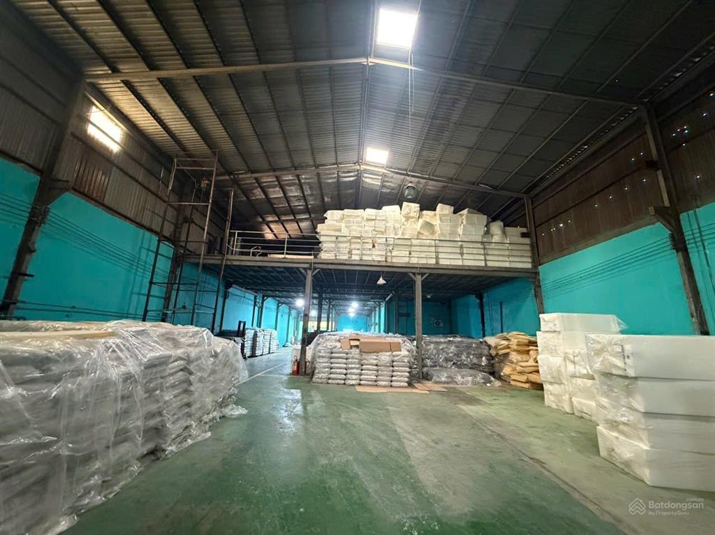 Chính chủ cần bán gấp nhà kho ở phường tân vĩnh hiệp tân uyên ( giáp kcn sóng thần 3 tp mới )