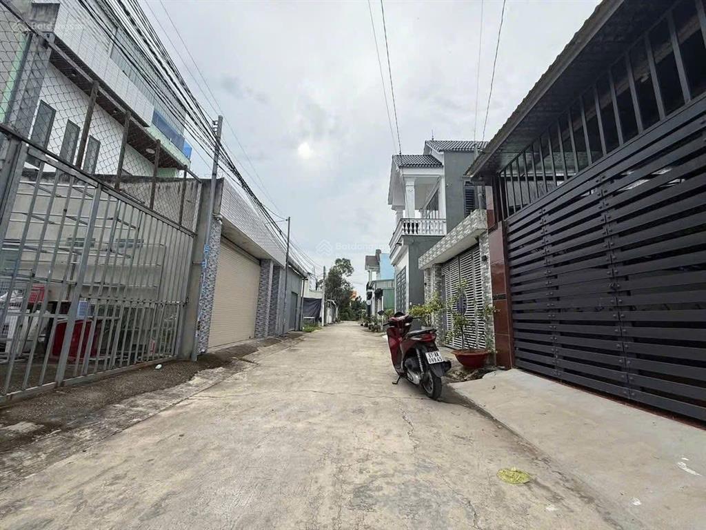 Chính chủ cần bán miếng đất giáp chợ phú chánh a, phường bình dương