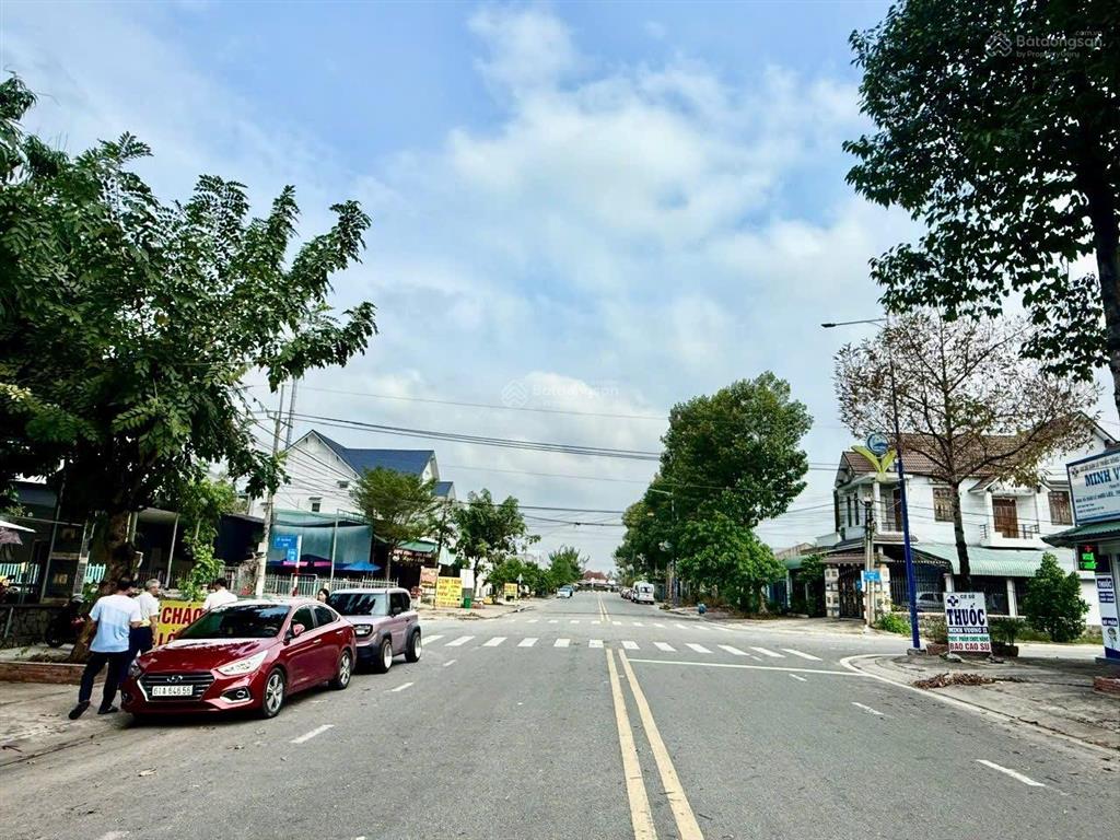 Chính chủ bán lô góc d19/n5 đối diện uỷ ban phường bình dương