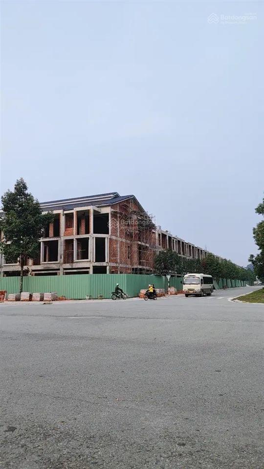 Nhà shophouse fiesta central becamex giá ngoại giao tại thành phố mới