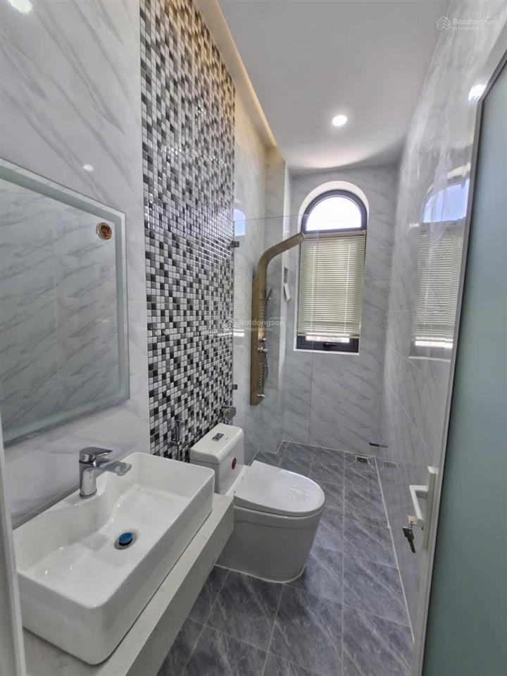 Nhà mới 1 lầu 1 trệt nhánh dx 31 đường bê tông 5m trung tâm chợ phú mỹ