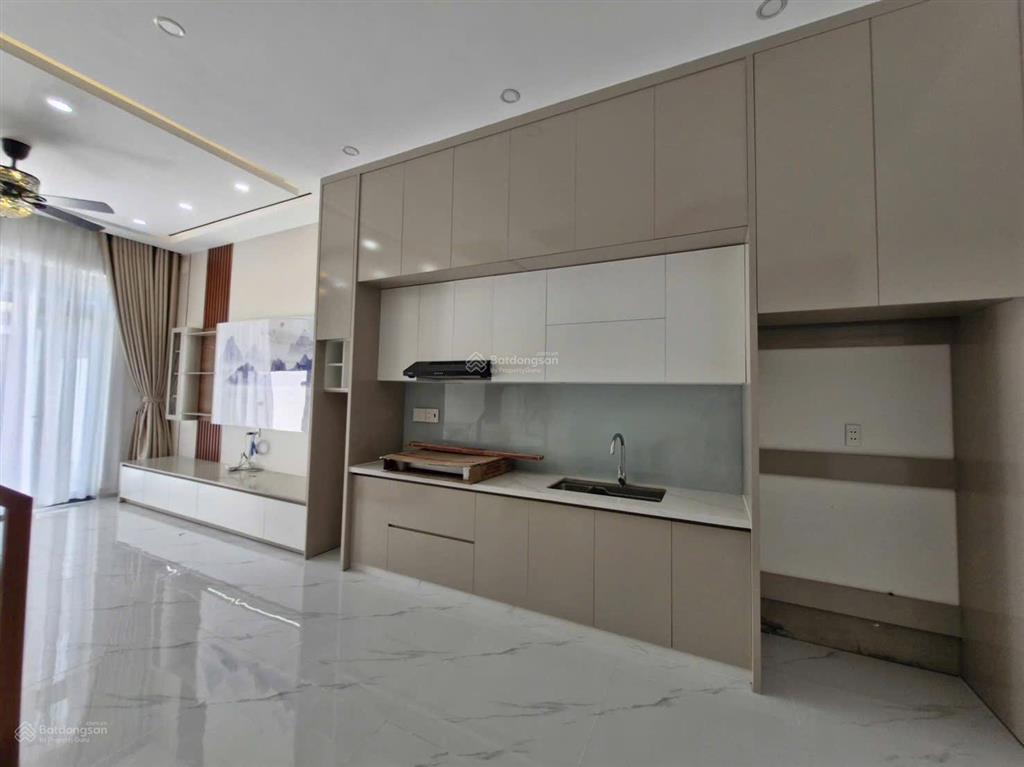 Nhà mới 1 lầu 1 trệt nhánh dx 31 đường bê tông 5m trung tâm chợ phú mỹ