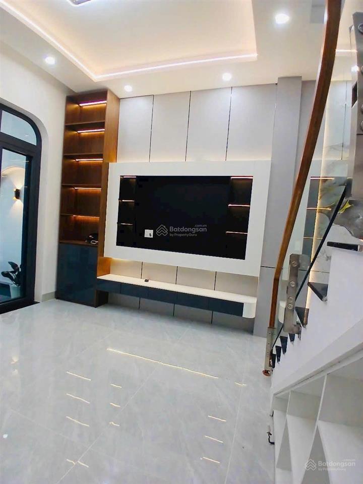Nhà mới 1 trệt 1 lầu, 1 xẹc đường nguyễn bình