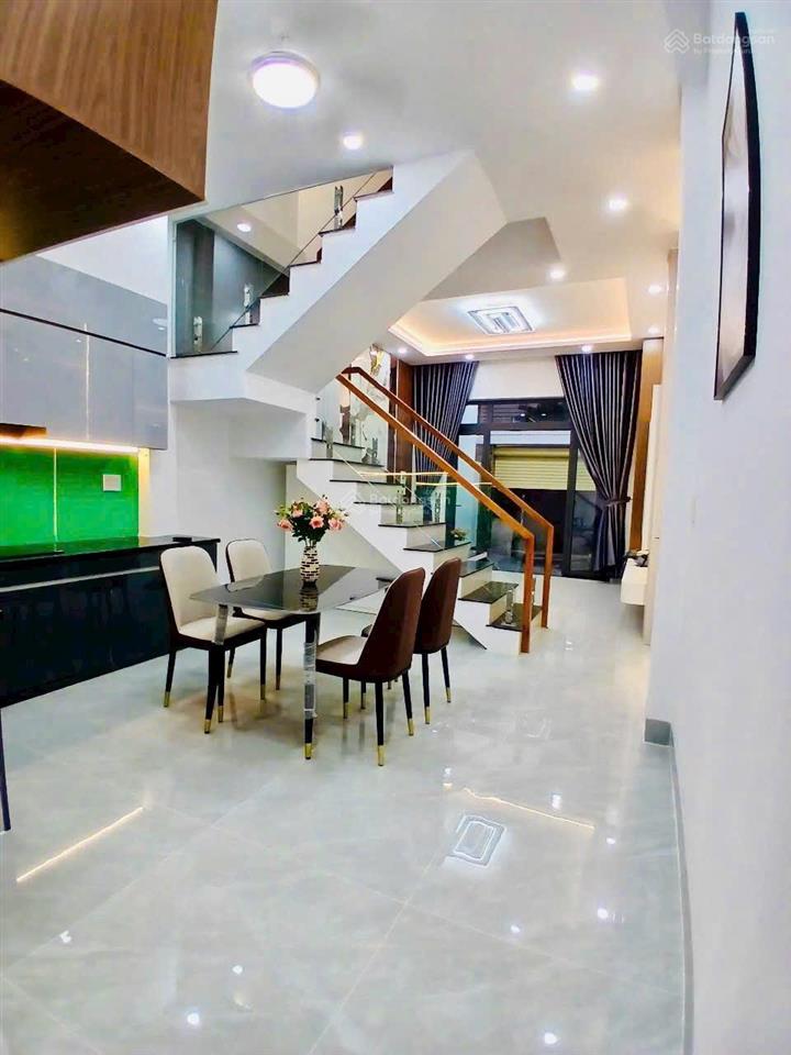 Nhà mới 1 trệt 1 lầu, 1 xẹc đường nguyễn bình