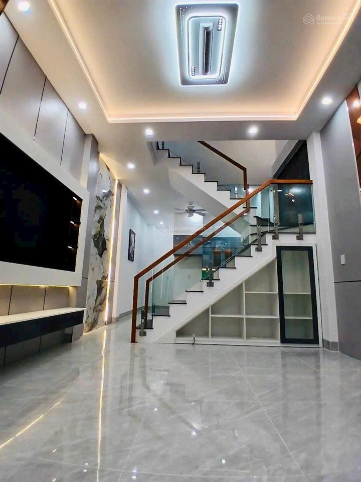 Nhà mới 1 trệt 1 lầu, 1 xẹc đường nguyễn bình