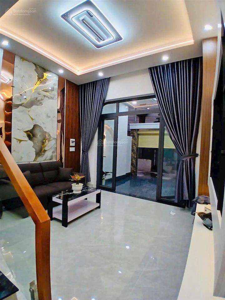 Nhà mới 1 trệt 1 lầu, 1 xẹc đường nguyễn bình