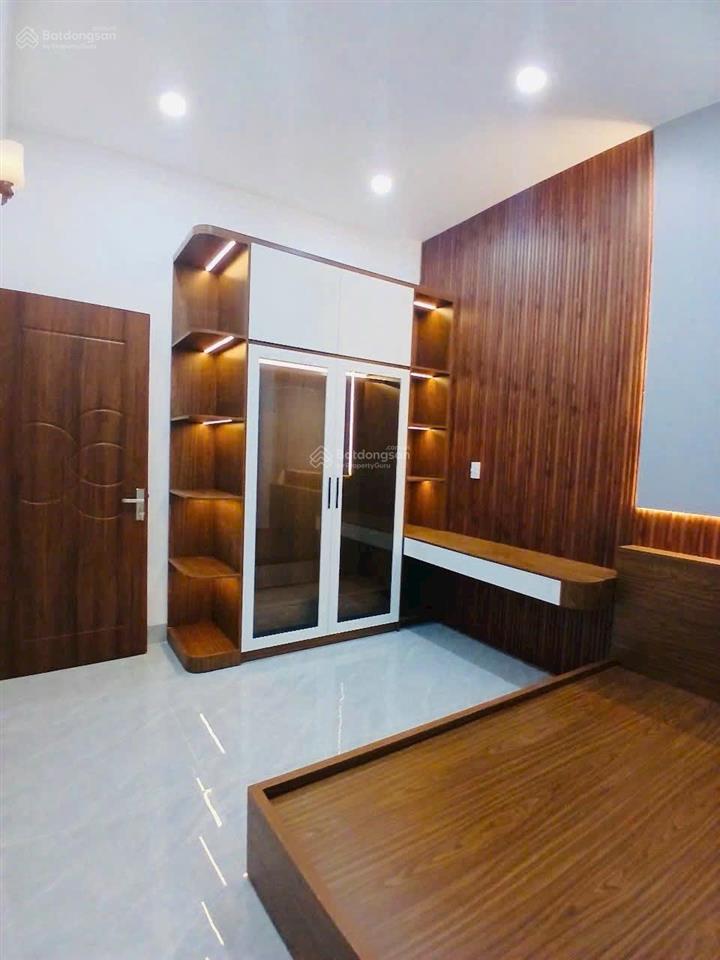 Nhà mới 1 trệt 1 lầu, 1 xẹc đường nguyễn bình