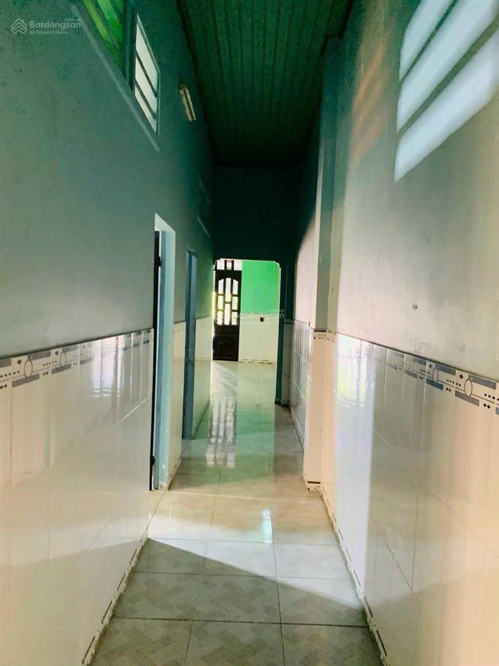 Bán gấp căn nhà cấp 4 ngay cổng trường học phú tân (giá chỉ bằng giá đất)