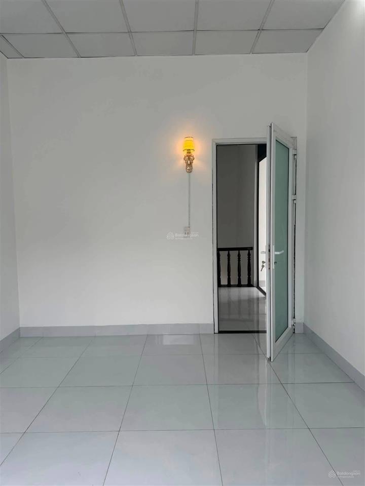Nhà mái thái 1 lầu 1 trệt, 1 rẽ dx 06 phú mỹ