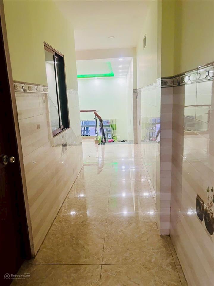 Nhà đẹp đường nhựa khu phố 2 phú tân gần trung tâm tdm