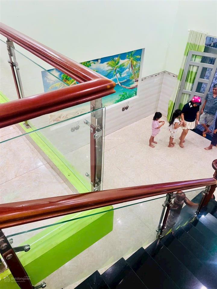 Nhà đẹp đường nhựa khu phố 2 phú tân gần trung tâm tdm