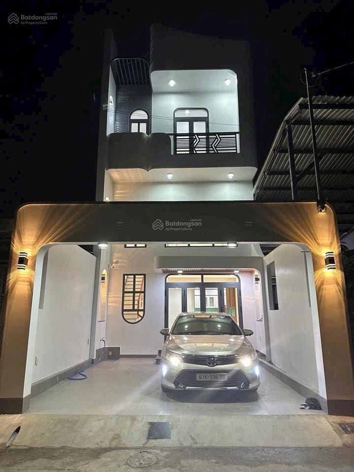 Nhà 1 trệt 2 lầu, đã hoàn công mặt tiền đường dx 59 gần chợ phú mỹ full nội thất