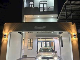 Nhà 1 trệt 2 lầu, đã hoàn công mặt tiền đường dx 59 gần chợ phú mỹ full nội thất