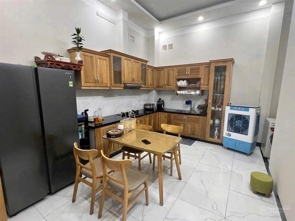 Nhà đẹp mái thái trục đường nguyễn văn linh gần tpm mở văn phòng buôn bán ok