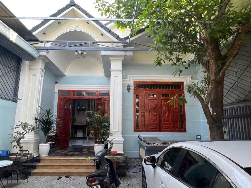 Nhà đẹp mái thái trục đường nguyễn văn linh gần tpm mở văn phòng buôn bán ok