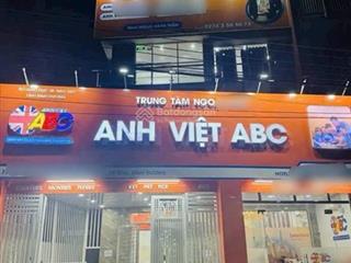 Cho thuê nhà 3 lầu ngay trung tâm chợ và 2 trường học kế bên