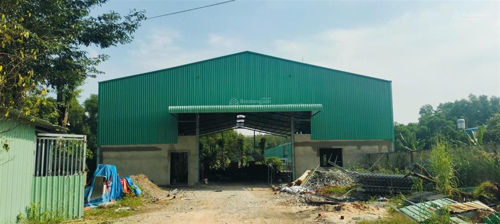 Kho mới 1900m2 tân định, gần thành phố mới, đường nhựa 10m, có văn phòng