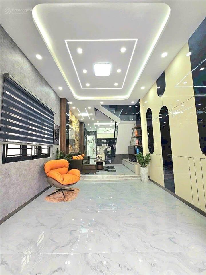 Nhà 3 lầu đường thông thoáng gần ngã tư chiêu liêu giá 5 tỷ 550 triệu
