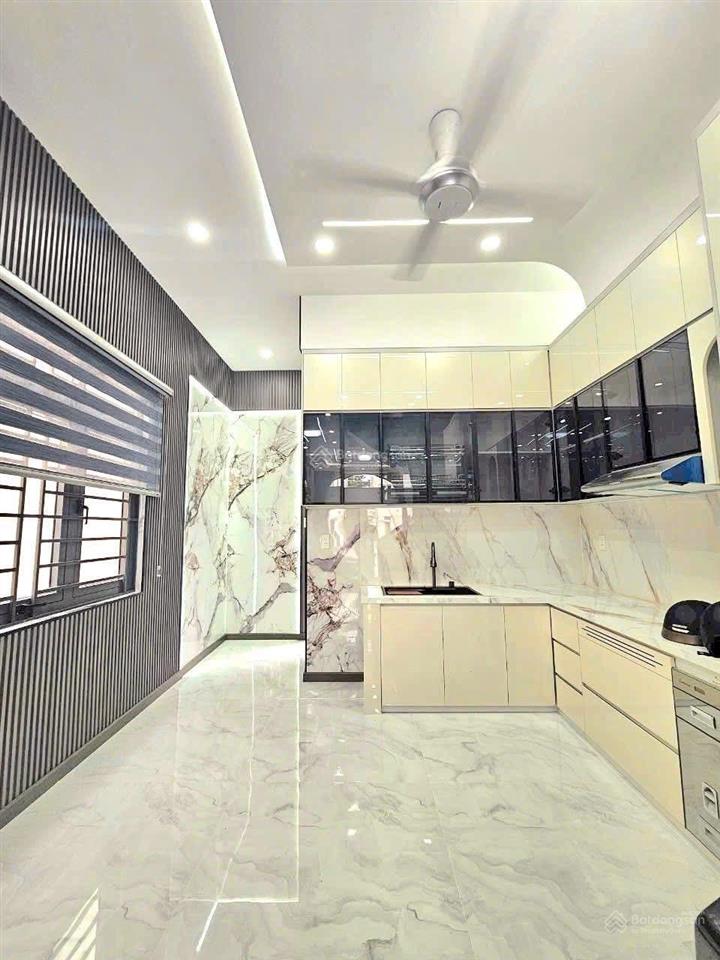 Nhà 3 lầu đường thông thoáng gần ngã tư chiêu liêu giá 5 tỷ 550 triệu