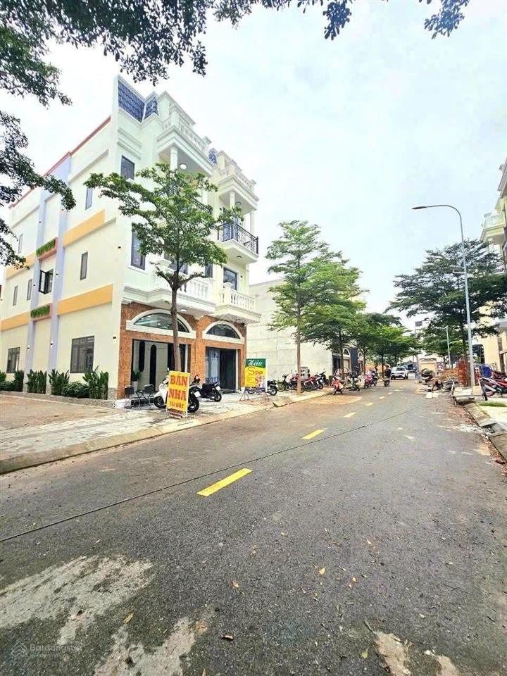 Nhà 3 lầu đường thông thoáng gần ngã tư chiêu liêu giá 5 tỷ 550 triệu