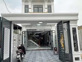 Nhà mới xây hoàn công gần sân vận động đông hoà giá 6 tỷ 200 triệu