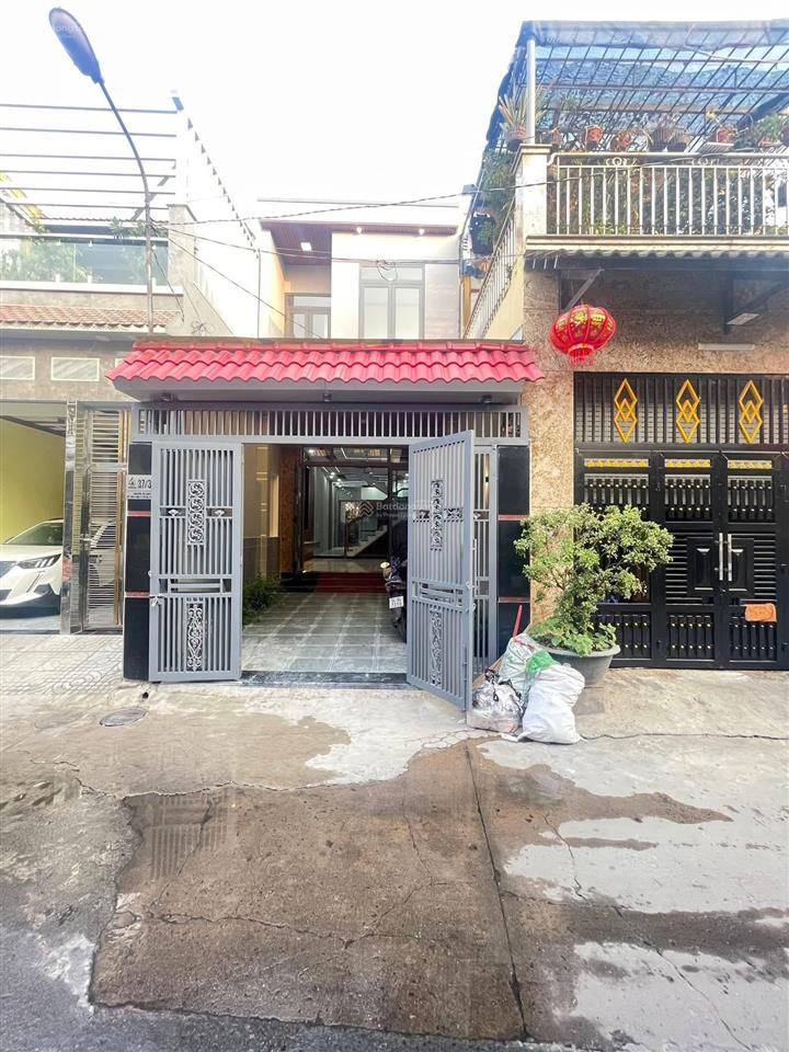 Nhà lầu mới xây sân xe hơi gần đường nguyễn thị chạy giá 5 tỷ 480 triệu