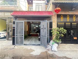 Nhà lầu mới xây sân xe hơi gần đường nguyễn thị chạy giá 5 tỷ 480 triệu