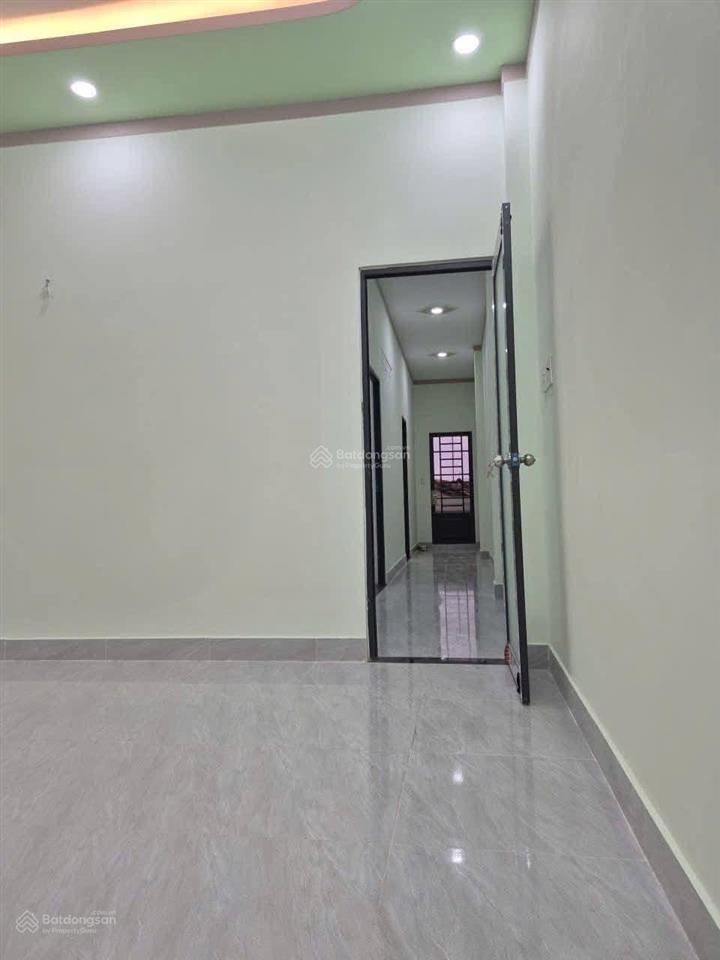 Nhà lầu sân xe hơi mặt tiền cây da giá 6 tỷ 300 triệu