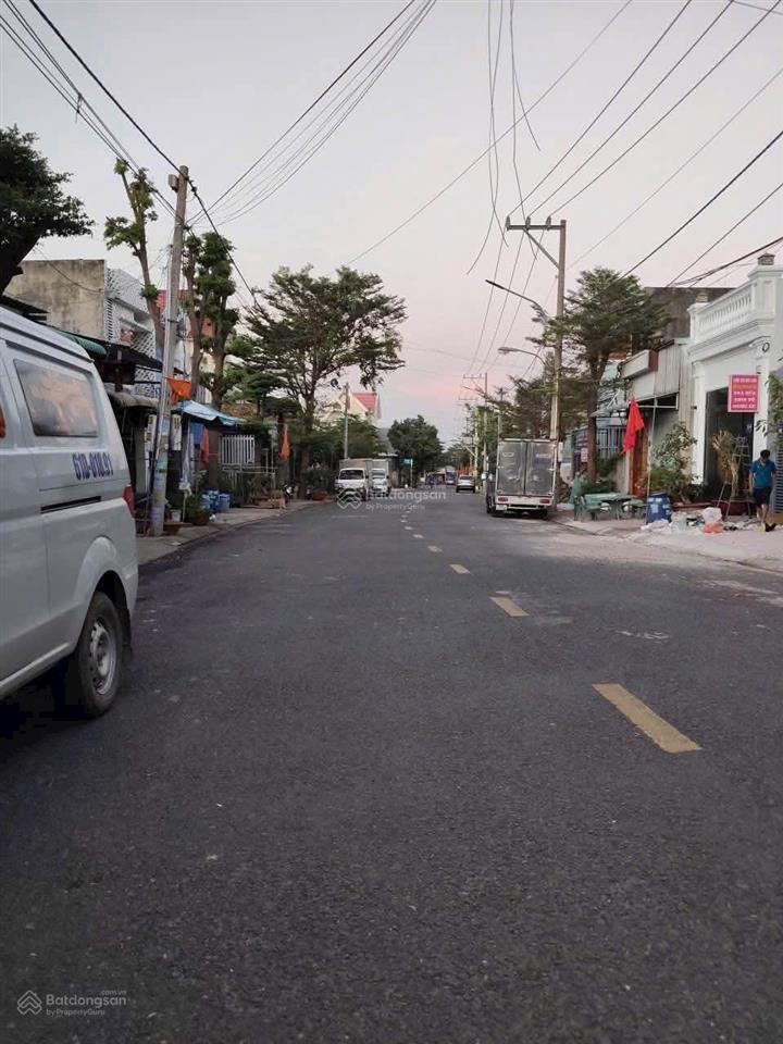 Nhà lầu sân xe hơi mặt tiền cây da giá 6 tỷ 300 triệu