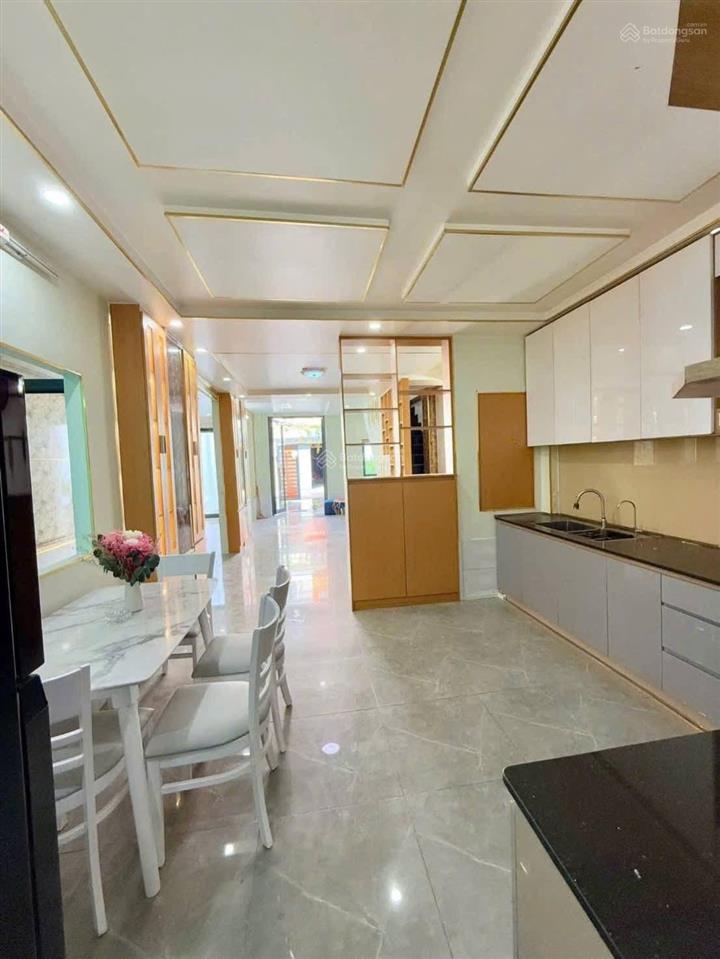 Nhà 3 tấm buôn bán gần chợ xóm vắng giá 7 tỷ 850 triệu