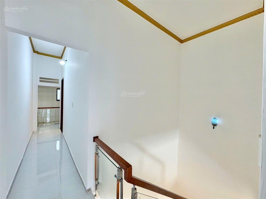 Nhà lầu đường 6m gần ubnd phường tân đông hiệp giá 4 tỷ 550 triệu