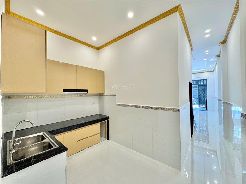 Nhà lầu đường 6m gần ubnd phường tân đông hiệp giá 4 tỷ 550 triệu