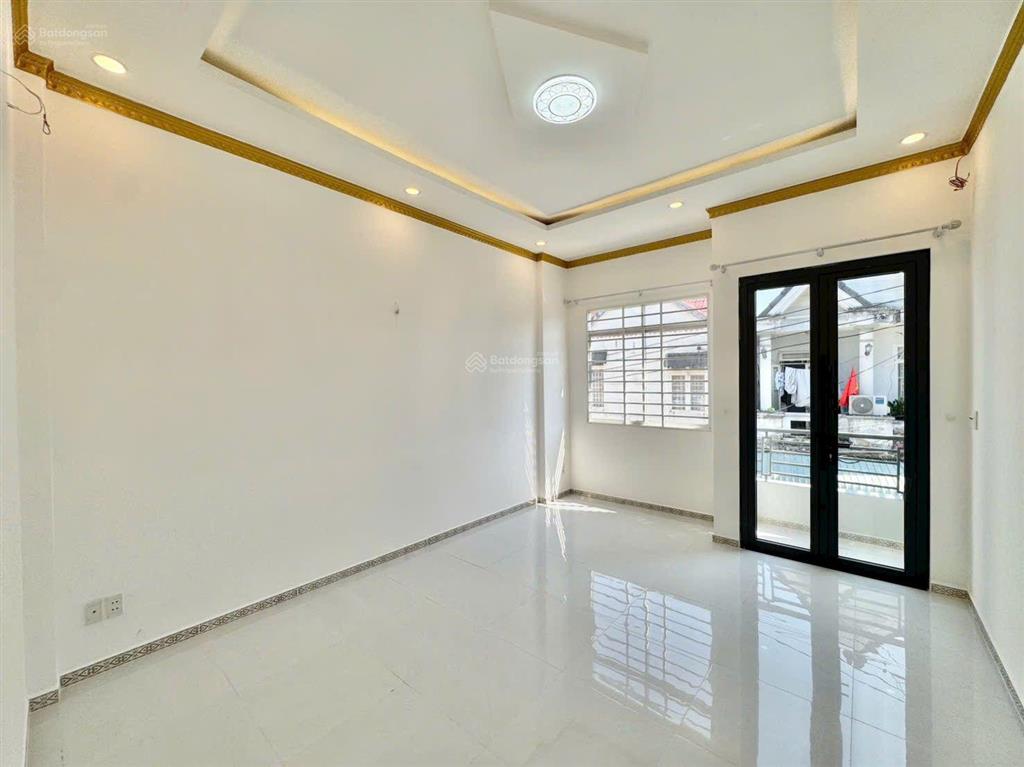 Nhà lầu đường 6m gần ubnd phường tân đông hiệp giá 4 tỷ 550 triệu