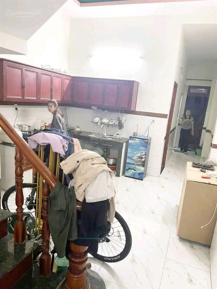 Nhà lầu đường thông gần bến xe tân đông hiệp giá 3 tỷ 880 triệu
