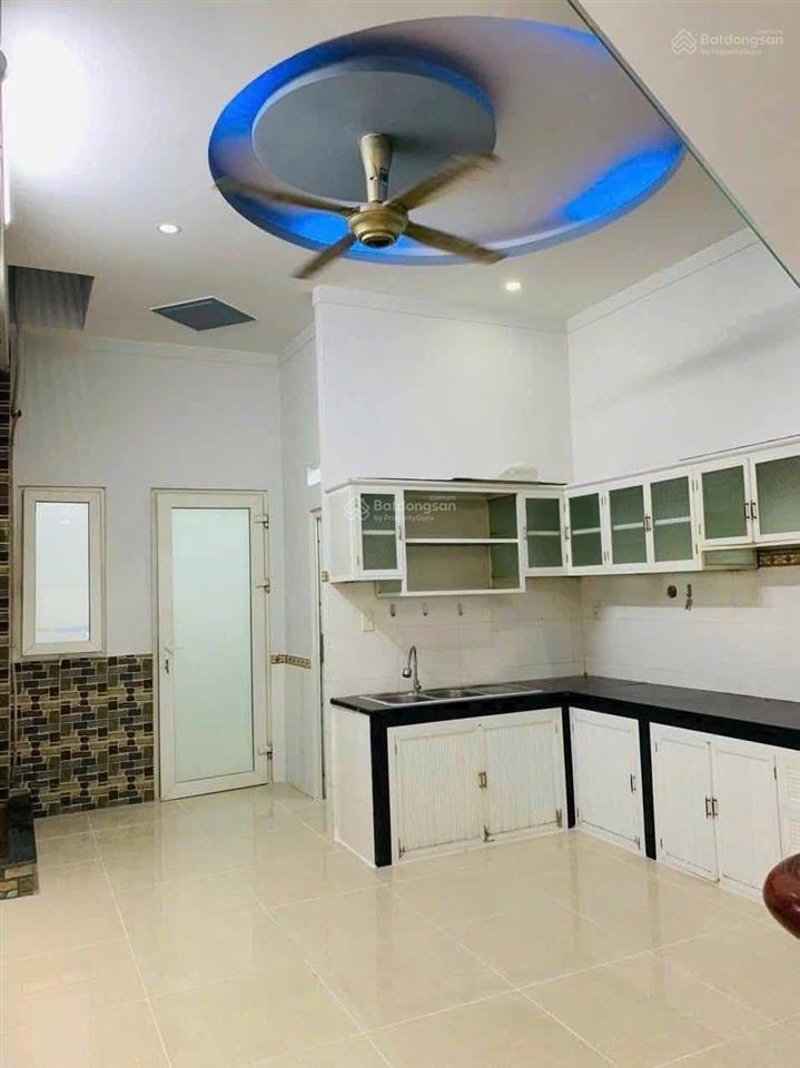 Nhà lầu sổ hồng riêng gần trung tâm hành chính dĩ an