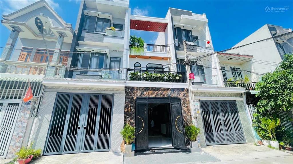 Nhà triệt lửng lầu 1 tum gần chợ dĩ an 1