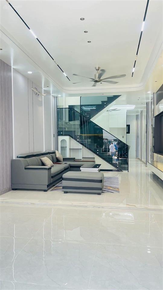 Nhà triệt lửng lầu 1 tum gần chợ dĩ an 1