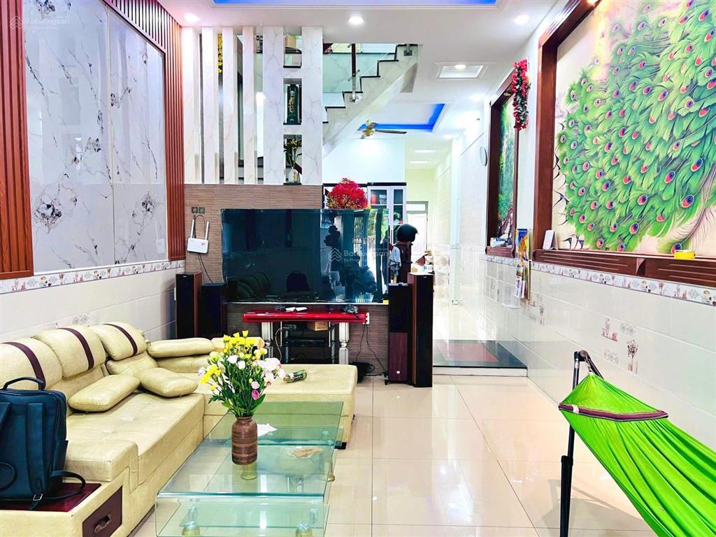 Nhà lầu sân xe hơi 7 chỗ gần ngã ba cây lơn, giá 5 tỷ 500