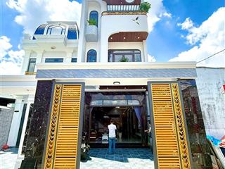 Nhà 3 tấm ngay sân vận động đông hòa