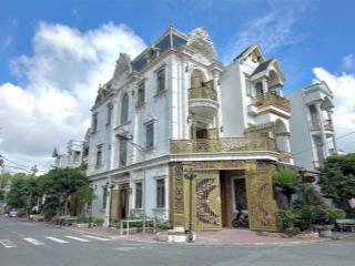 Biệt thự ngay trung tâm thành phố dĩ an