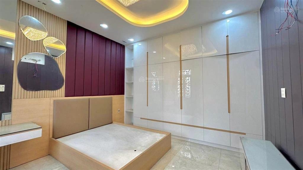 Biệt thự ngay trung tâm thành phố dĩ an