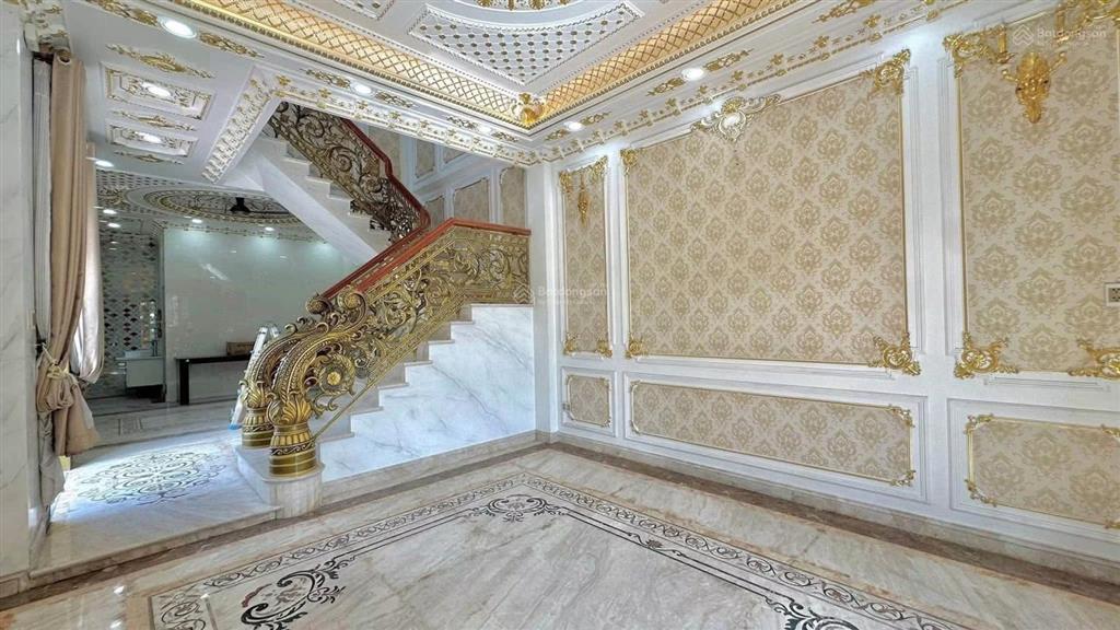 Biệt thự ngay trung tâm thành phố dĩ an