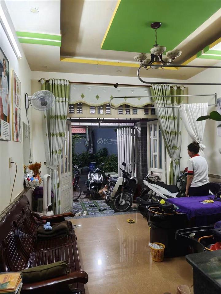 Chủ lỗ vốn bán gấp nhà này ngay sân vận động đông hòa