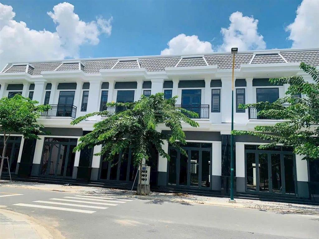 Nhà xây sẵn hòa lợi, 1 trệt 1 lầu, trả trước 720tr, nhận nhà ngay, ck 4%