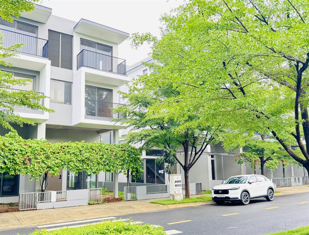 Bán gấp căn biệt thự xây thô 2 mặt tiền siêu đẹp tại tân khánh, tp hcm